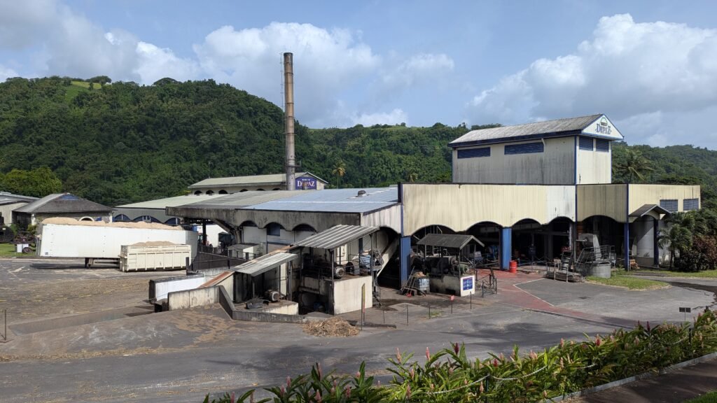vue d'ensemble de la distillerie à visiter